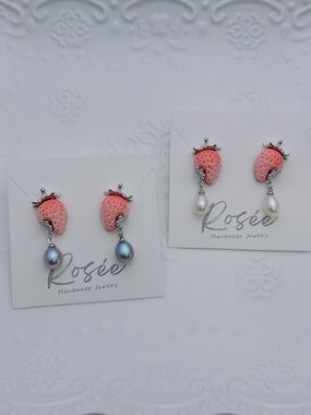 26E320 Cute Handmade Freshwater Pearl Strawberry Earrings S925 Post 6-8mm